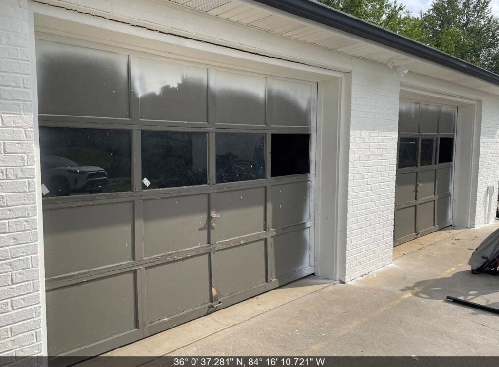 old garage door in oak ridge